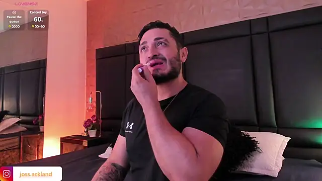 Snapshot of JossAckland chatting on 14, 11, 2025 JossAckland online show from 14, 11, 2025