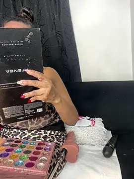 chiquimaturesexy online show from 3, 2, 2026