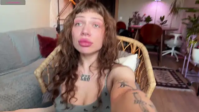 Snapshot of PaulaPratt chatting on 5, 6, 2026 PaulaPratt online show from 5, 6, 2026
