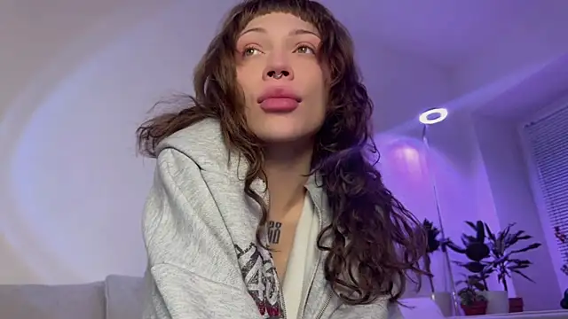 PaulaPratt online show from 23, 12, 2025