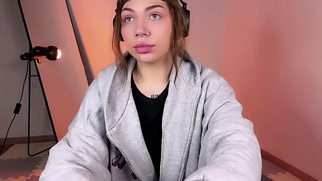 Snapshot of PaulaPratt chatting on 26, 2, 2025 PaulaPratt online show from 26, 2, 2025