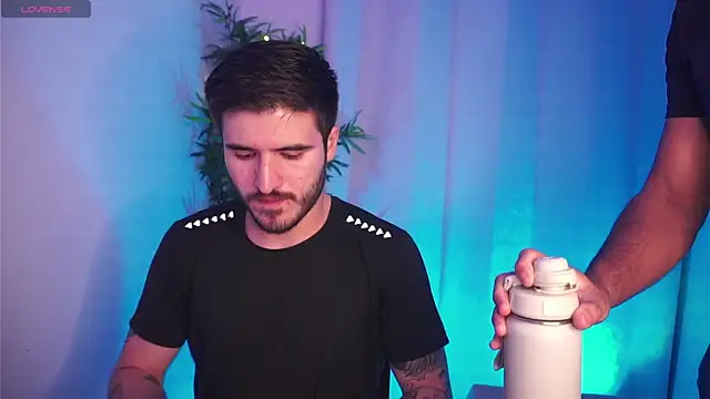 Tony Wylie online show from 17, 12, 2025