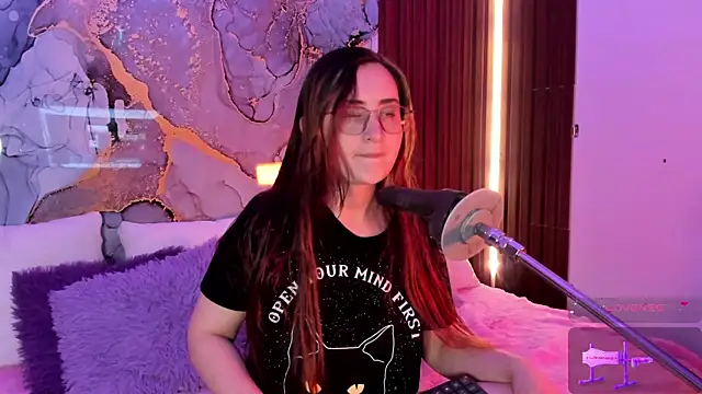 centaurigirl online show from 13, 11, 2025