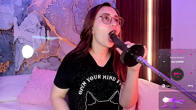 centaurigirl online show from 19, 10, 2025