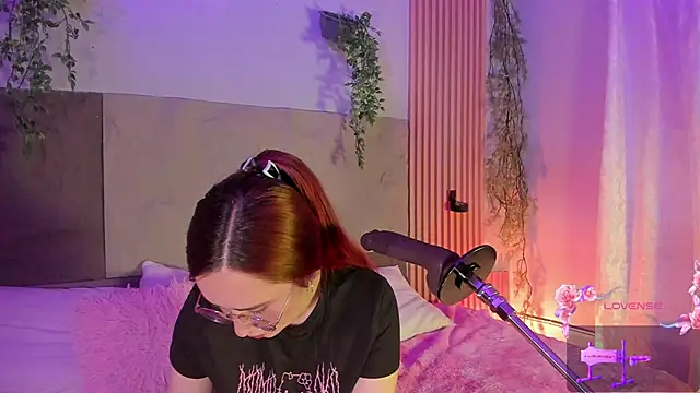 centaurigirl online show from 19, 2, 2026