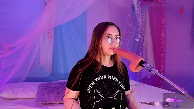 centaurigirl online show from 25, 4, 2026