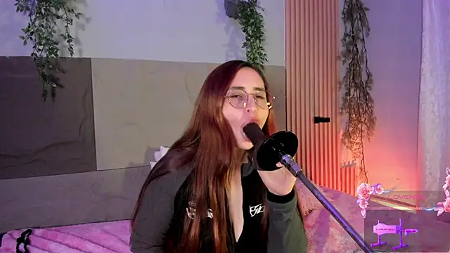 centaurigirl online show from 12, 4, 2026