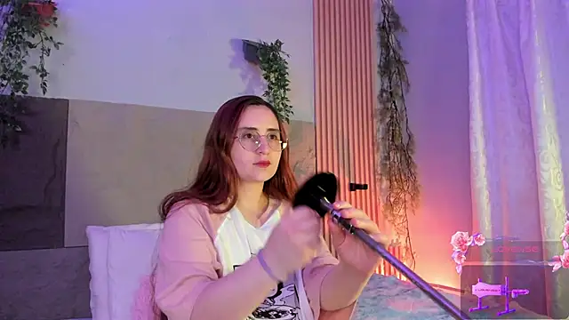 centaurigirl online show from 14, 4, 2026