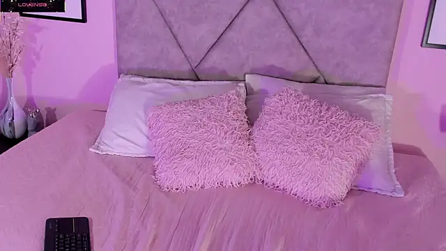 Emilyh  online show from 13, 11, 2025