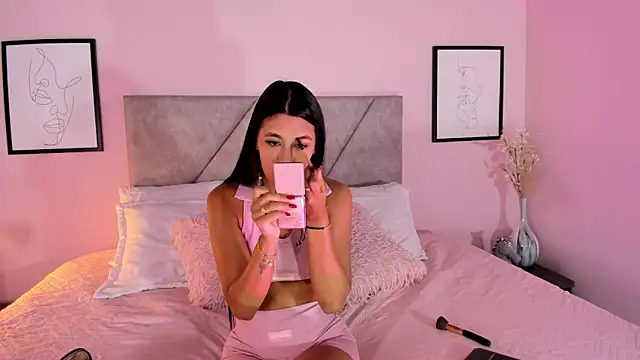 Emilyh  online show from 24, 10, 2025