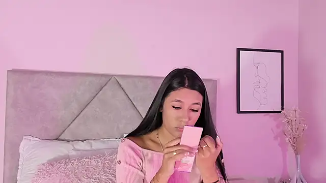 Emilyh  online show from 11, 11, 2025