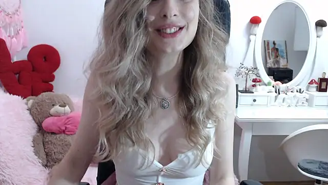 Snapshot of _sweettreat chatting on 13, 9, 2025 sweettreat online show from 13, 9, 2025