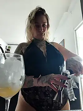 Lisacasandra online show from 2, 2, 2025