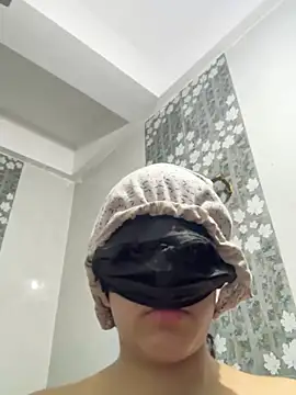 STEP SISTER1 online show from 25, 1, 2025