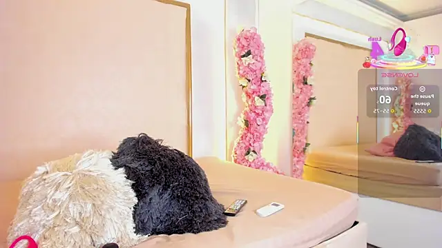 Snapshot of Roxxana-queen chatting on 13, 10, 2025 Roxxana-queen online show from 13, 10, 2025