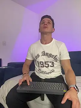 Andrewfalcon online show from 11, 11, 2025