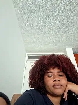 Snapshot of DANIELA_MICHEL chatting on 18, 11, 2025 DANIELA MICHEL online show from 18, 11, 2025