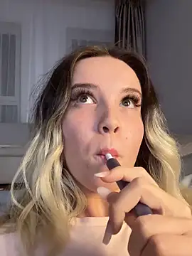 Diamond lucyy online show from 13, 9, 2025