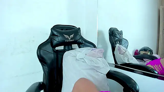 Petite amor2 online show from 21, 10, 2025