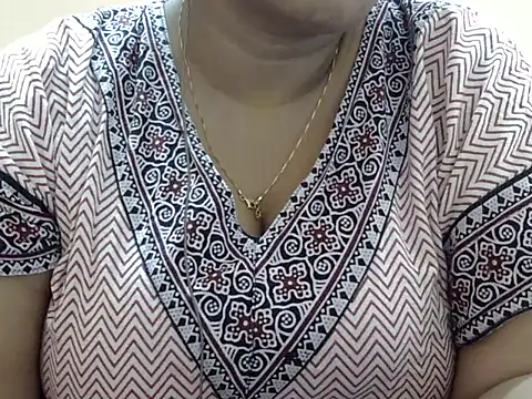 Snapshot of Riya_riyaa chatting on 6, 11, 2025 Riya riyaa online show from 6, 11, 2025