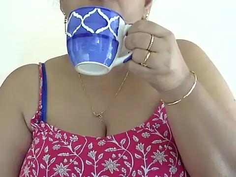 Snapshot of Riya_riyaa chatting on 27, 10, 2025 Riya riyaa online show from 27, 10, 2025