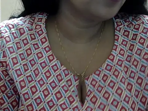 Snapshot of Riya_riyaa chatting on 2, 11, 2025 Riya riyaa online show from 2, 11, 2025