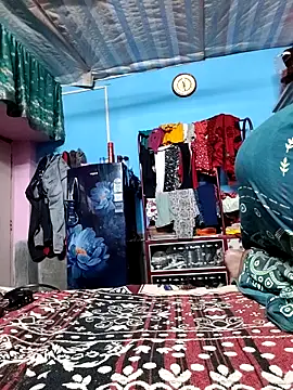 BERRY 00 online show from 17, 12, 2025