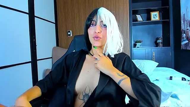 Snapshot of AlliceRosero chatting on 5, 11, 2025 AlliceRosero online show from 5, 11, 2025