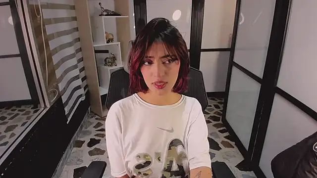 Snapshot of AlliceRosero chatting on 7, 11, 2025 AlliceRosero online show from 7, 11, 2025