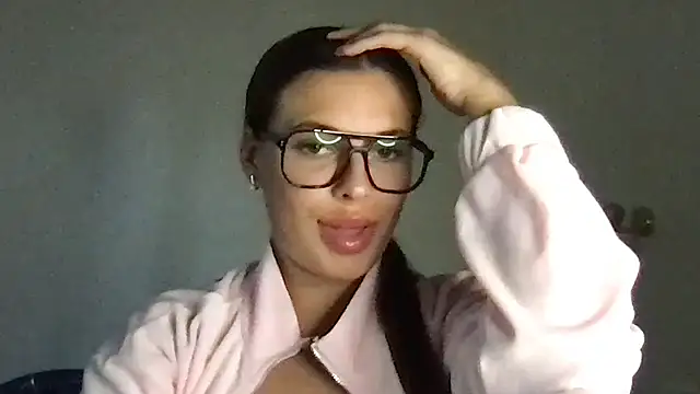 Snapshot of MoonriseGoddess chatting on 3, 6, 2026 MoonriseGoddess online show from 3, 6, 2026