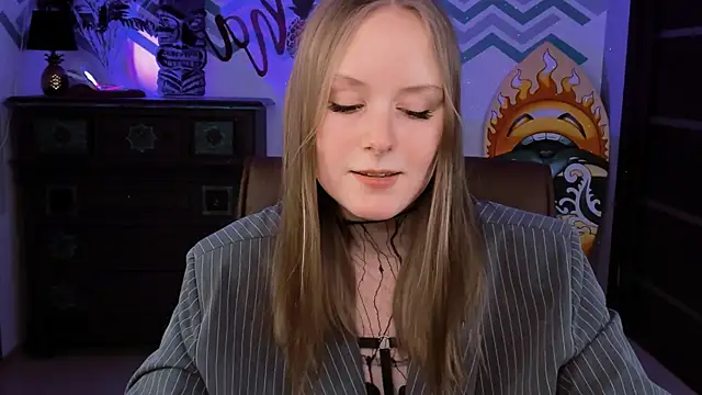 VivienLeeigh online show from 23, 2, 2025