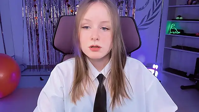 VivienLeeigh online show from 9, 3, 2025