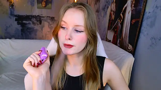 VivienLeeigh online show from 28, 3, 2026