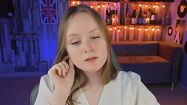 VivienLeeigh online show from 28, 2, 2025