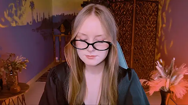 VivienLeeigh online show from 24, 9, 2025