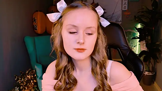 VivienLeeigh online show from 14, 9, 2025