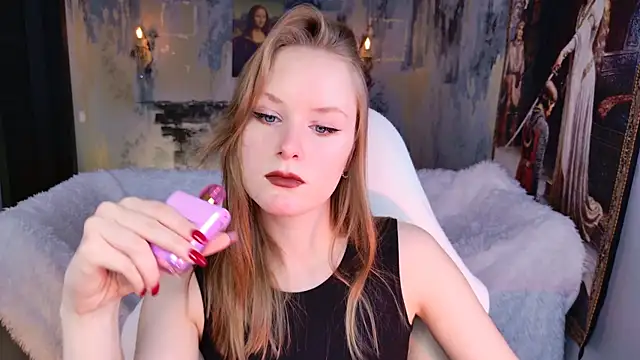 VivienLeeigh online show from 3, 4, 2026