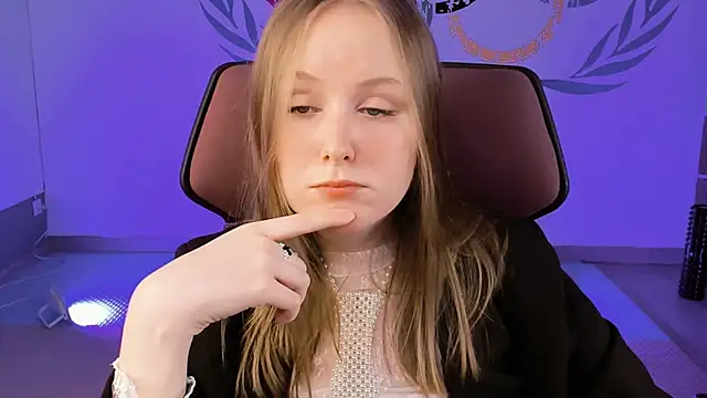VivienLeeigh online show from 7, 2, 2025