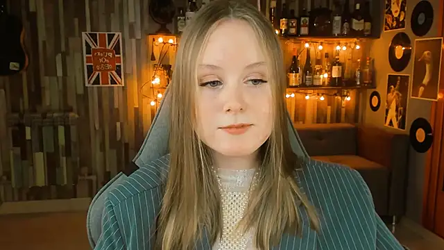 VivienLeeigh online show from 20, 2, 2025