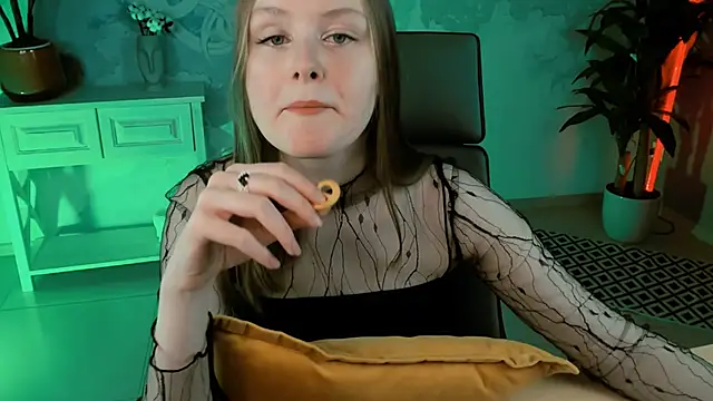 VivienLeeigh online show from 11, 2, 2025