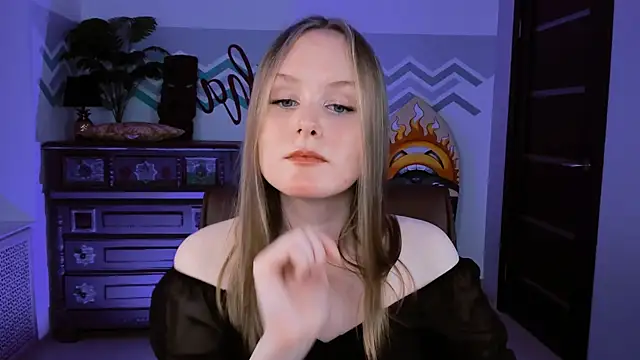 VivienLeeigh online show from 12, 3, 2025