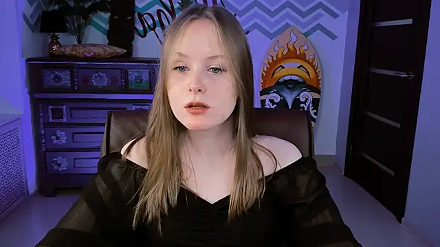 VivienLeeigh online show from 12, 3, 2025