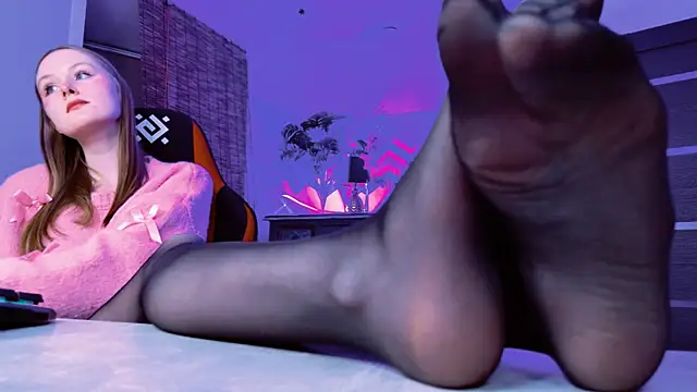 VivienLeeigh online show from 8, 10, 2025