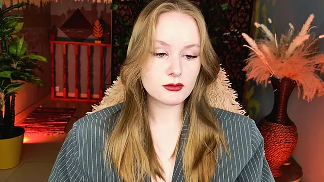 VivienLeeigh online show from 28, 4, 2026