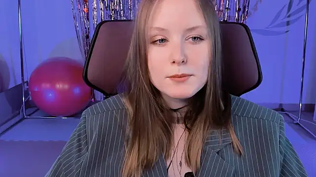VivienLeeigh online show from 16, 2, 2025