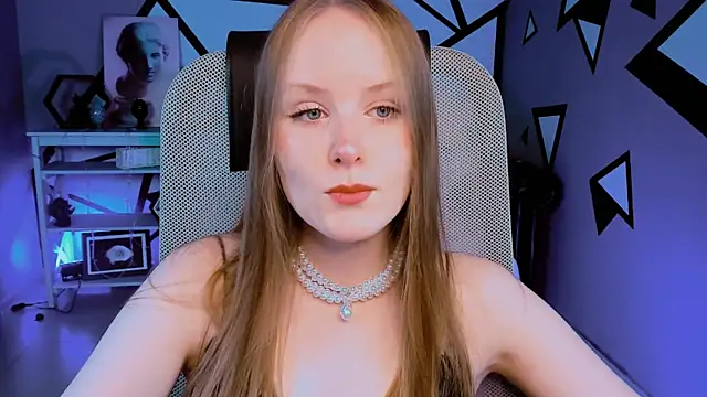 VivienLeeigh online show from 4, 10, 2025