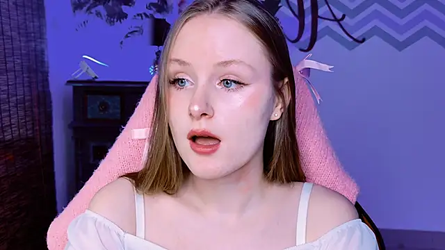 VivienLeeigh online show from 5, 10, 2025