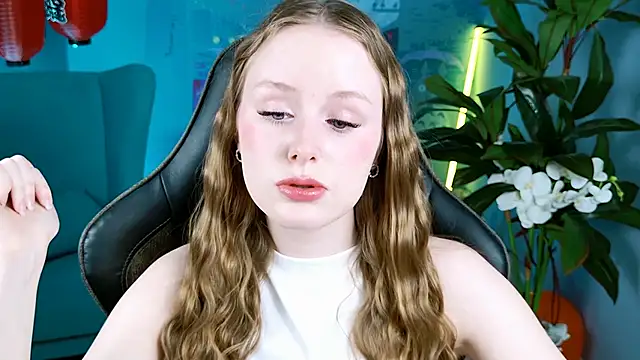 VivienLeeigh online show from 4, 11, 2025