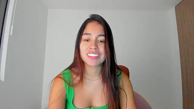 Snapshot of AriaMontgomery chatting on 10, 10, 2025 AriaMontgomery online show from 10, 10, 2025