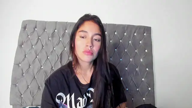 Snapshot of AriaMontgomery chatting on 14, 11, 2025 AriaMontgomery online show from 14, 11, 2025